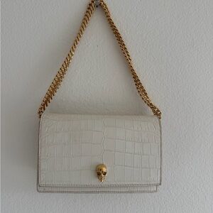 White Croc-Embossed Bag with Gold Chain